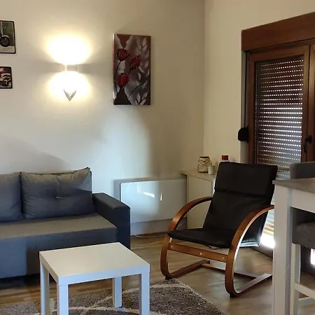 Nika 1 Apartment *